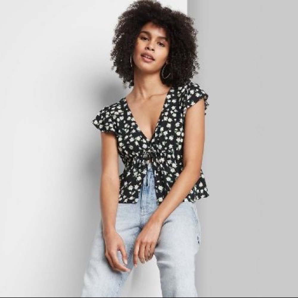 Wild Fable floral flutter crop top
